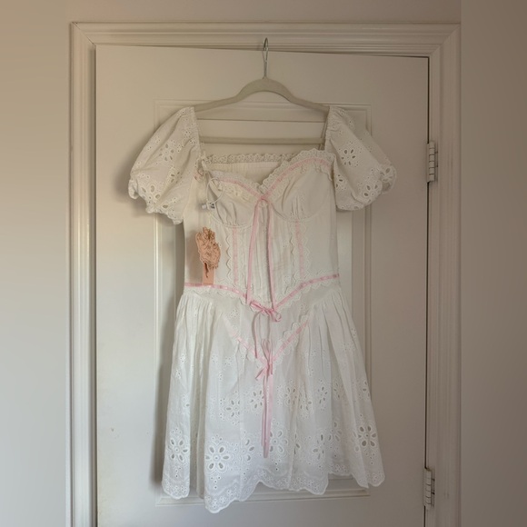 Lacemade eyelet white mini dress with detachable sleeves - Picture 3 of 7